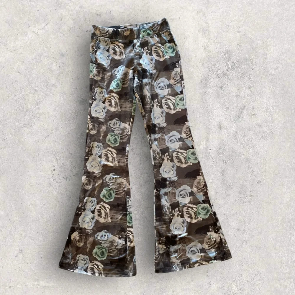 Justice Girls Gray & Blue Roses Size 10. Comfortable